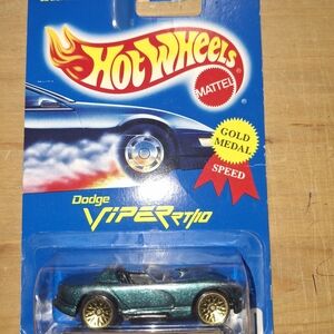 Hot Wheels Dodge Viper RT/10 Toy Car - Green and Gold
